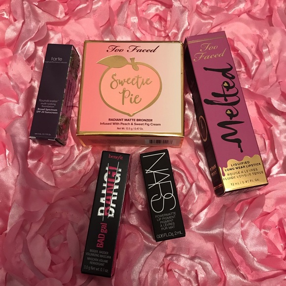 💕5 ⭐️ Rated! Mystery High End Makeup Bundle💕 - Picture 5 of 8